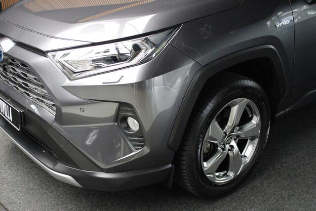Toyota RAV4 2.5 Hybrid AWD Leer Navi Pano JBL sound Trekhaak Stoelverwarming voor en achter Camera PDC Stoelventilatie LM velgen