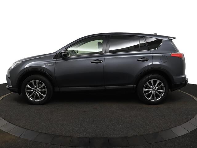 Toyota RAV4 2.5 Hybrid AWD Style | 1650kg trekgewicht | Keyless Entry | Camera | Navigatie | Electrische Achterklep | Trekhaak |