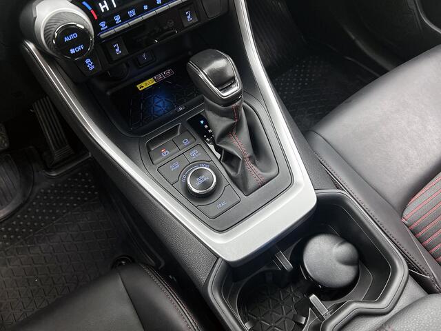 Toyota RAV4 2.5 Plug-in Hybrid AWD Style Innovation Pack | JBL | Head-Up Display | Dodehoek detectie | 360 camera + camera binnenspiegel | Stoel+ stuurverwarming & achterbank | Elektrische achterklep | Parkeersensoren voor+achter | trekhaak | Onderweg-naar-dealer