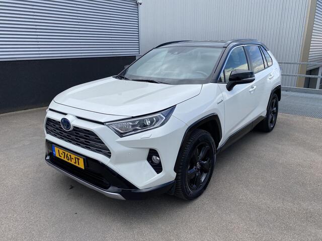 Toyota RAV4 2.5 Hybrid AWD Bi-Tone Trekhaak, Stoel- & Stuurwiel verwarmd, PDC, LED, Smart Key, Privacy glass
