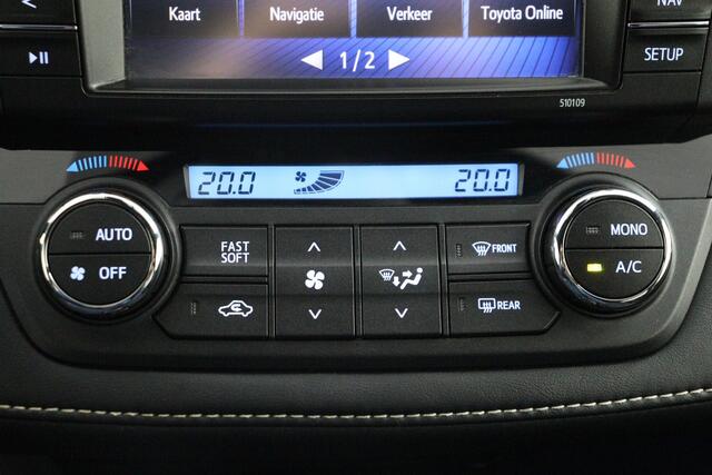 Toyota RAV4 2.5 Hybrid AWD Dynamic | Parkeersensoren, voor en achter | Navigatie | Trekhaak | elektrisch schuif kanteldak |