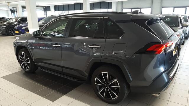 Toyota RAV4 2.5 Hybrid AWD Executive Origineel NL auto Treeplanken Trekhaak Premium Pack 1650kg trekgewicht AWD Executive Origineel NL auto Treeplanken Trekhaak Premium Pack 1650kg trekgewicht