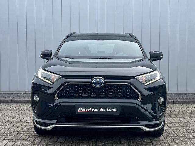 Toyota RAV4 2.5 Plug-in Hybrid AWD Style 1500 KG treklast Stoelverwarming Parkeer Dodehoek sensoren