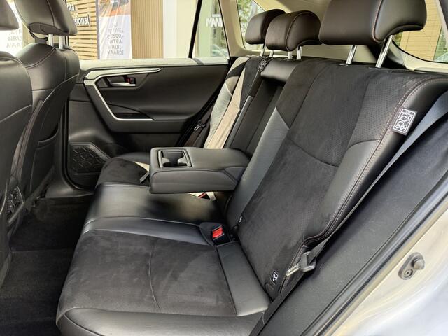 Toyota RAV4 2.5 Hybrid AWD Style | Trekhaak | PDC v/a | Stuur/stoel verwarm.