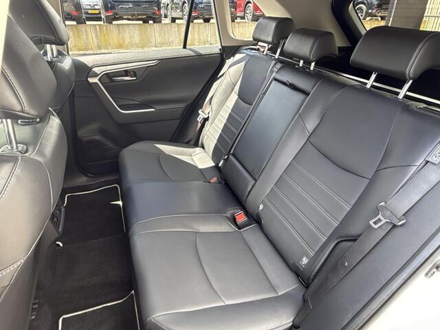 Toyota RAV4 2.5 Hybrid AWD Executive | Trekhaak | Navigatie | Apple CarPlay/Android auto | Elektrische achterklep