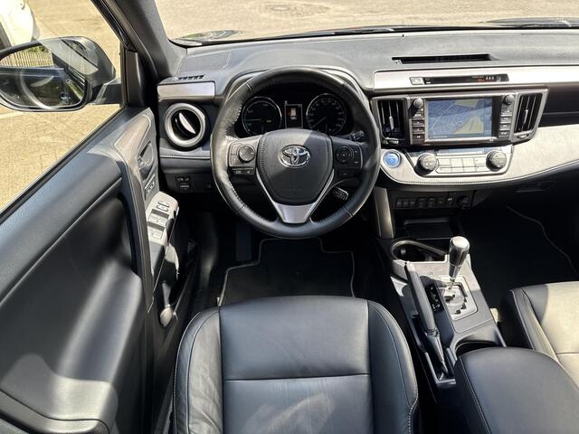 Toyota RAV4 2.5 Hybrid AWD Executive | Navigatie | Elektrisch schuif-/kanteldak | Lederen bekleding