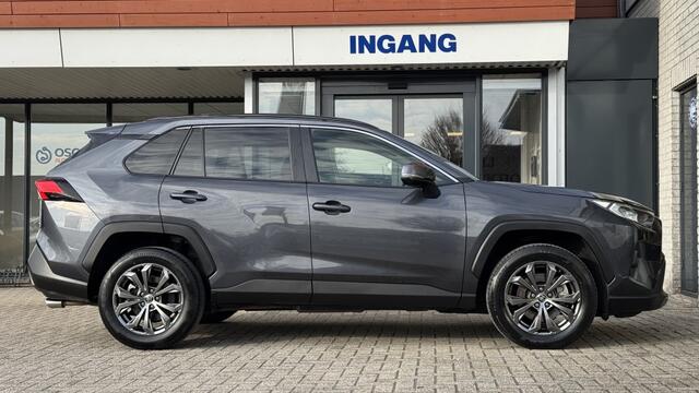 Toyota RAV4 2.5. Style | Navi | Camera | Cruise
