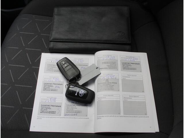 Toyota RAV4 2.5 Hybrid Dynamic CLIMATE | ADAPCRUISE | NAVI | CARPLAY | DAB | LED | CAMERA | ELECAKLEP | LMV18
