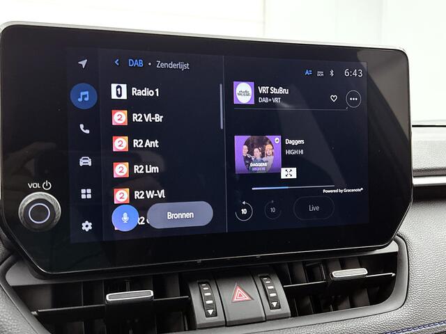 Toyota RAV4 2.5 Hybrid AWD Style Bi-Tone | Dealer onderhouden | Stoel+Stuurverwarming | Elektrische achterklep | Draadloze telefoonlader | 1650KG trekgewicht mogelijk | Apple CarPlay/Android auto | Parkeersensoren voor+achter |