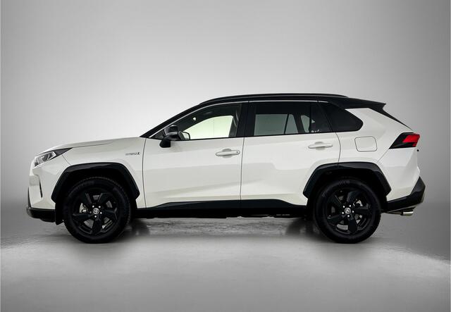 Toyota RAV4 2.5 Hybrid AWD Bi-Tone | 1650KG trekgewicht | Stoel+stuurverwarming | Elektrische Achterklep | Parkeersensoren Voor+achter | Draadloze telefoonlader | Apple CarPlay/Android Auto | Cruise Control Adaptive |