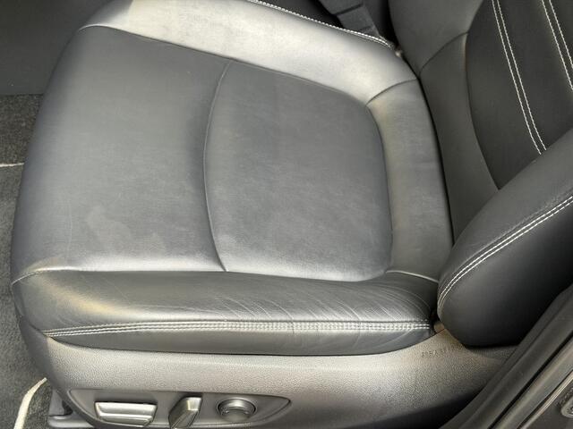 Toyota RAV4 2.5 Hybrid Business Intro