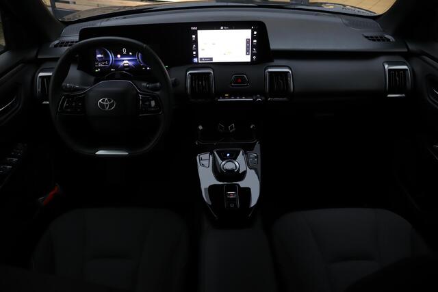 Toyota URBAN CRUISER Dynamic 61 kWh , Nieuw en direct leverbaar met ¤1.500 demovoordeel