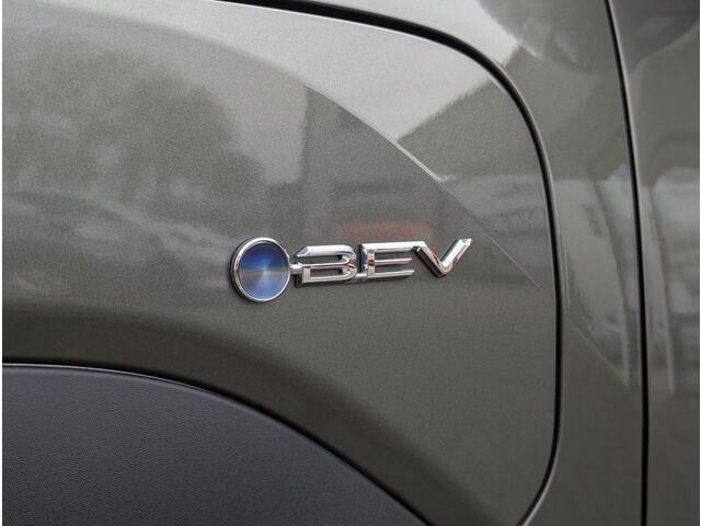 Toyota URBAN CRUISER Executive AWD 61 kWh | ¤1500,- extra inruilvoordeel! | JBL | Stoel- stuurverwarming | Elek. verst. stoel | Half-leer | 360 Camera