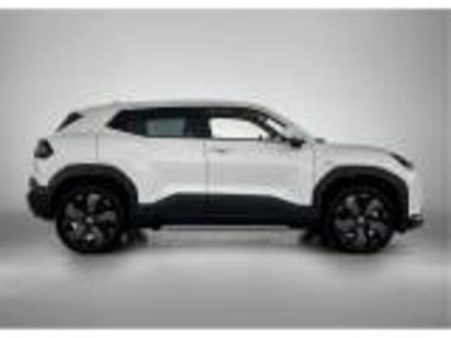 Toyota URBAN CRUISER Executive 61 kWh | Intro pack