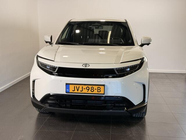 Toyota URBAN CRUISER Executive 61 kWh | Panoramodak | JBL Audio | Elektrische stoel |