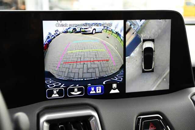 Toyota URBAN CRUISER Executive 61 kWh Automaat 174pk | Nieuw | Panoramadak | JBL-audio | LED koplampen |