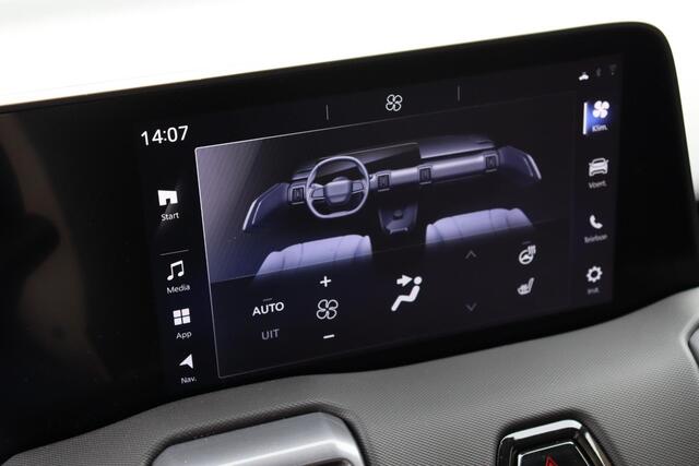Toyota URBAN CRUISER Dynamic 61 kWh, Navi, Apple CarPlay, Android Auto, BSM, Keyless entry.