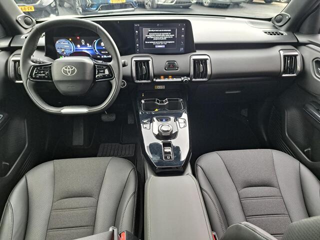 Toyota URBAN CRUISER Executive 61 kWh | Nieuwe auto | Dodehoekdetectie | 360 camera | JBL | Panoramadak | Ook andere kleuren en uitvoeringen snel leverbaar!