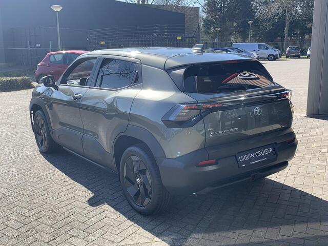 Toyota URBAN CRUISER Dynamic 61 kWh EXTRA INRUILVOORDEEL ¤ 1.500,--