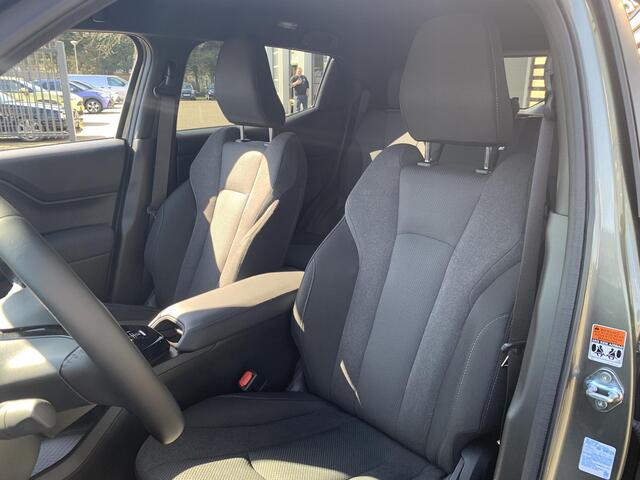 Toyota URBAN CRUISER Dynamic 61 kWh EXTRA INRUILVOORDEEL ¤ 1.500,--