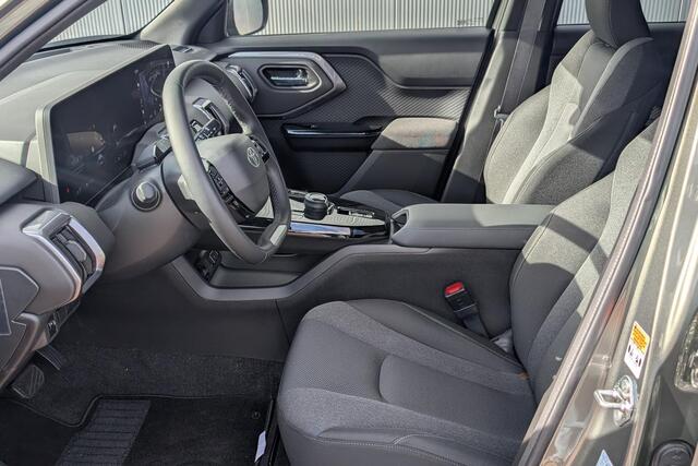 Toyota URBAN CRUISER Dynamic 61 kWh