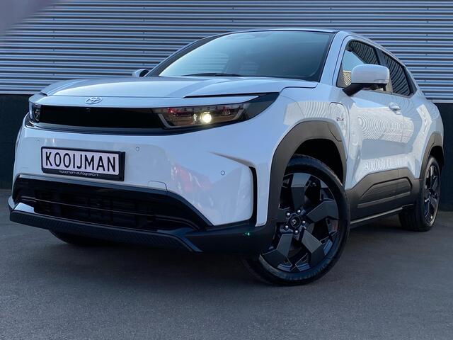 Toyota URBAN CRUISER Executive 61 kWh Nieuw! Panoramadak, 360° camea, navigatie, parkeersensoren, draadloze telefoonlader, stoel- & stuurverwarming