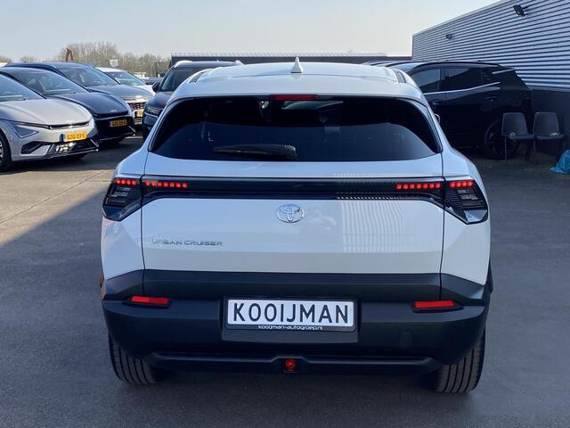 Toyota URBAN CRUISER Executive 61 kWh Nieuw! Panoramadak, 360° camea, navigatie, parkeersensoren, draadloze telefoonlader, stoel- & stuurverwarming