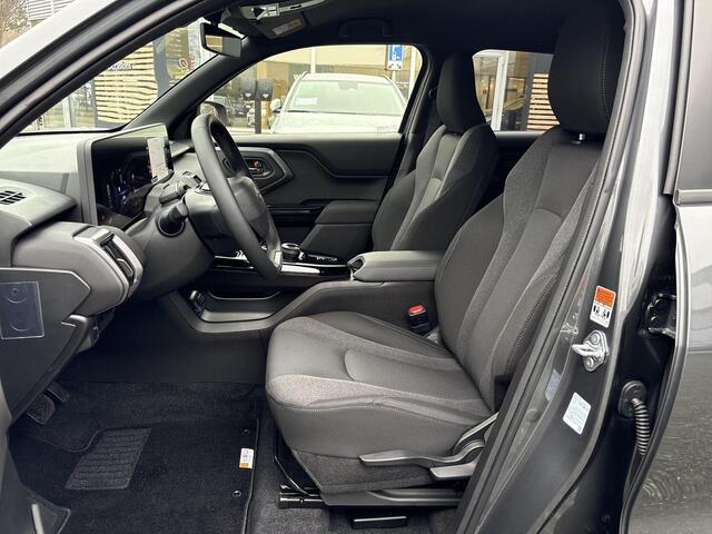 Toyota URBAN CRUISER Dynamic 61 kWh **SPLENDID SILVER/ NIEUWE AUTO/ DIRECT LVERBAAR**