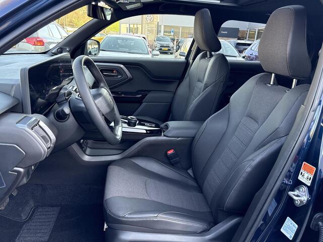 Toyota URBAN CRUISER Executive 61 kWh **LAND BREEZE GREEN/ NIEUWE AUTO/ DIRECT LEVERBAAR**