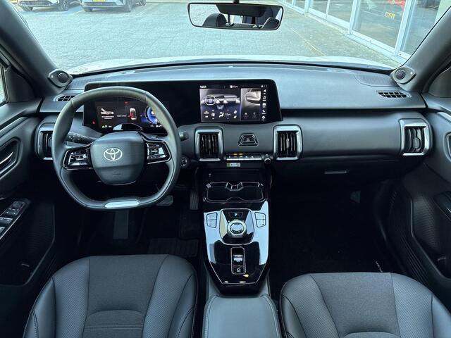 Toyota URBAN CRUISER Executive 61 kWh **PANORAMA DAK/ STUURVERWARMING/ 360 CAMERA**