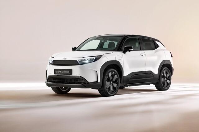 Toyota URBAN CRUISER Active 49 kWh ¤30.995,- RIJKLAAR! Nu ¤1.500,- voordeel! Nu extra scherp geprijsd!