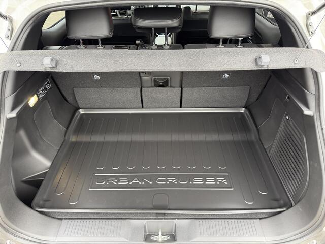 Toyota URBAN CRUISER Executive AWD 61 kWh