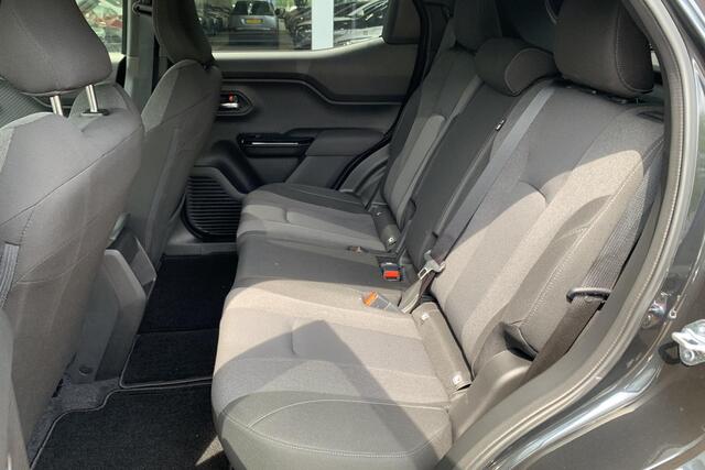 Toyota URBAN CRUISER Dynamic 61 kWh