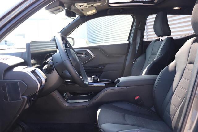 Toyota URBAN CRUISER Executive 61 kWh, Direct leverbaar 3000 inruiplremi, JBL, BSM, 360 Camera, Leder!