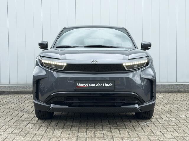 Toyota URBAN CRUISER Dynamic 61 kWh Voorraad Nieuw