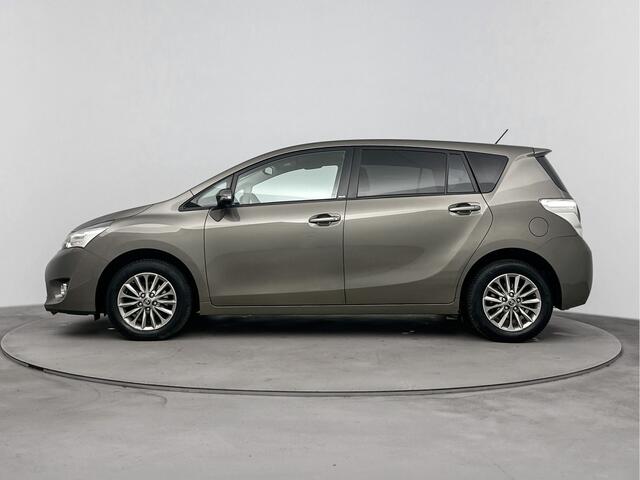 Toyota VERSO 1.8 VVT-i Dynamic Limited | Navigatie | Parkeercamera | Trekhaak | Wacht met adverteren, Ruiling 26-08