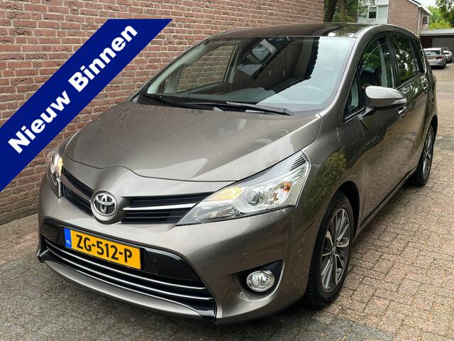 Toyota VERSO 1.8 VVT-i Executive. Panodak, Navi, Camera, Clima, Cruise, 17"LMV, Haak 1300kg