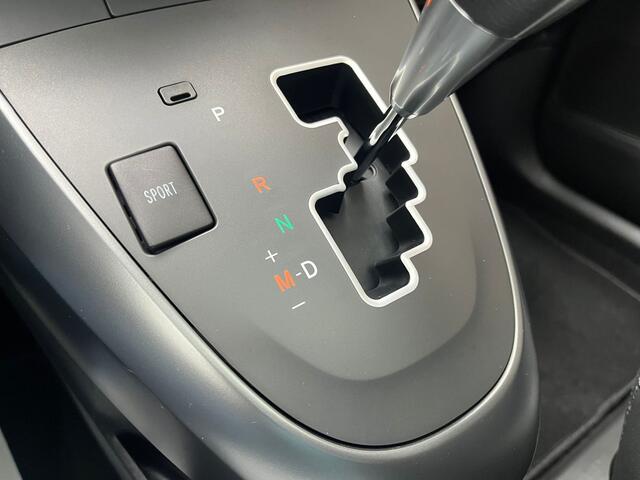 Toyota VERSO 1.8 VVT-i Executive. Panodak, Navi, Camera, Clima, Cruise, 17"LMV, Haak 1300kg