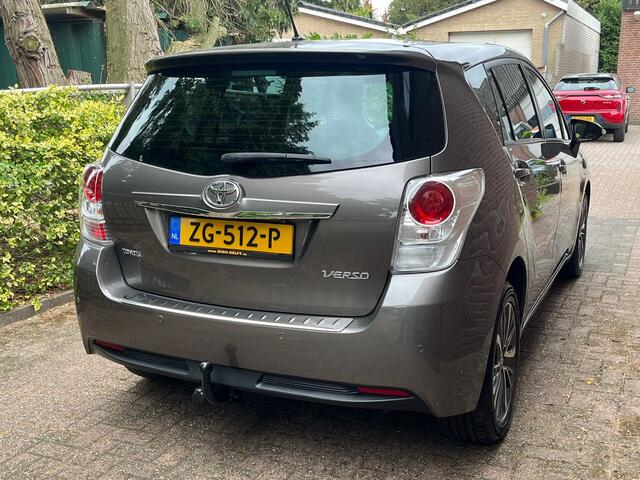 Toyota VERSO 1.8 VVT-i Executive. Panodak, Navi, Camera, Clima, Cruise, 17"LMV, Haak 1300kg