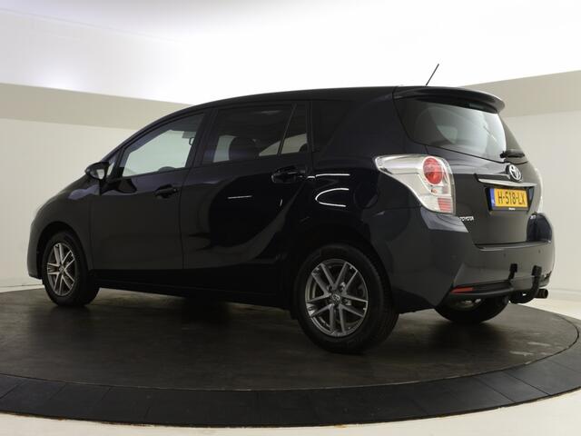 Toyota VERSO 1.8 VVT-i Aspiration 7 persoons | Panoramdak | Trekhaak