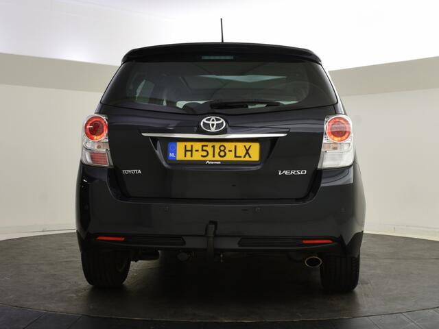 Toyota VERSO 1.8 VVT-i Aspiration 7 persoons | Panoramdak | Trekhaak