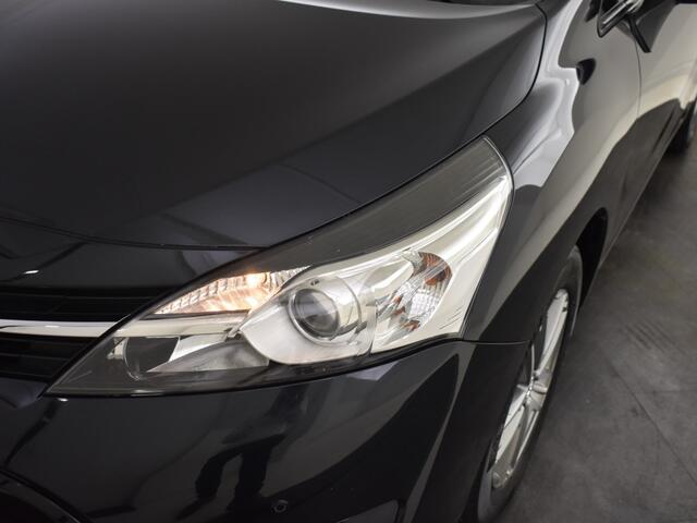 Toyota VERSO 1.8 VVT-i Aspiration 7 persoons | Panoramdak | Trekhaak