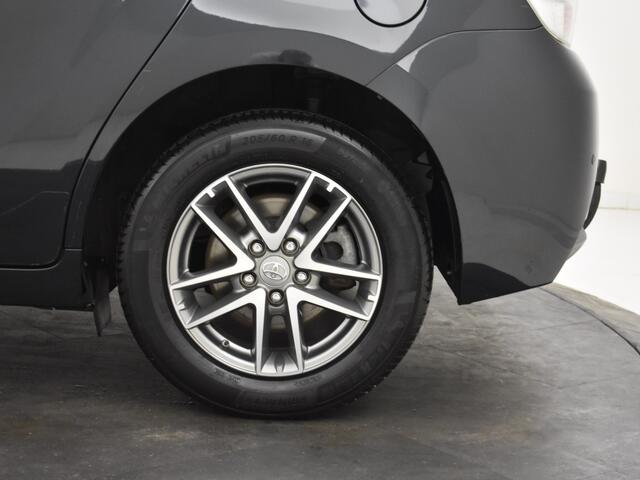 Toyota VERSO 1.8 VVT-i Aspiration 7 persoons | Panoramdak | Trekhaak