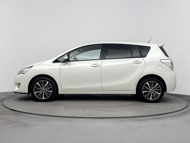 Toyota VERSO 1.8 VVT-i Dynamic | Trekhaak | Navigatie | Dealer onderhouden | NL-Auto |