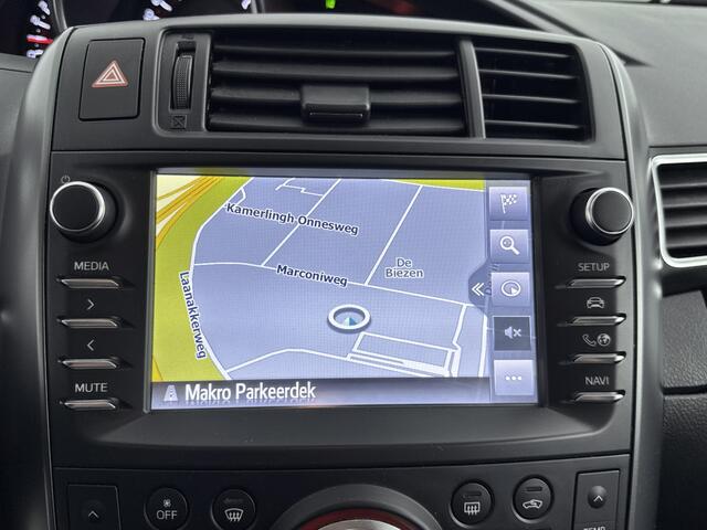 Toyota VERSO 1.8 VVT-i Dynamic | Trekhaak | Navigatie | Dealer onderhouden | NL-Auto |