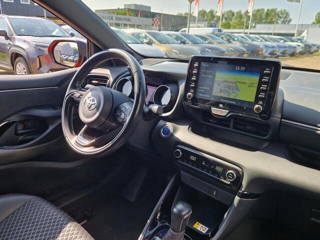 Toyota YARIS 1.5 Hybrid Launch Edition Trekhaak navigatie camera cruise