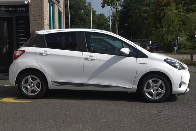 Toyota YARIS 1.5 Hyb. Dynamic