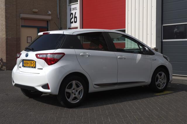 Toyota YARIS 1.5 Hyb. Dynamic