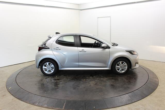Toyota YARIS 1.5 Hyb Nieuw Rijklaar Camera PDC v+a Stoel/Stuur Verwarming Adaptive Cruise Control