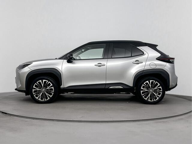 Toyota YARIS Cross 1.5 Hybrid Executive | Glazen Panoramadak | Stoelverwarming | Draadloos Telefoonlader | Trekhaak Afneembaar |